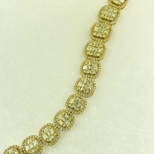 #18249 - Ladies round & baguette diamonds bracelet